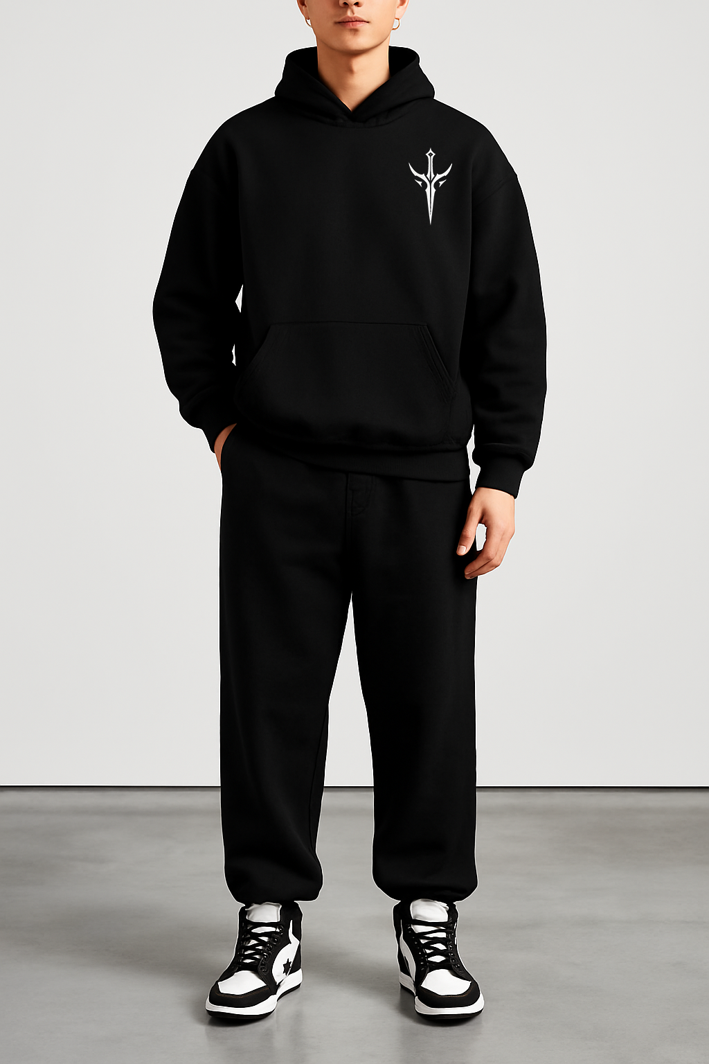 VYRE - BLACK HOODIE